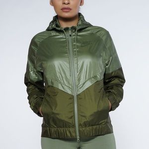 Nike windrunner NWT. XS..